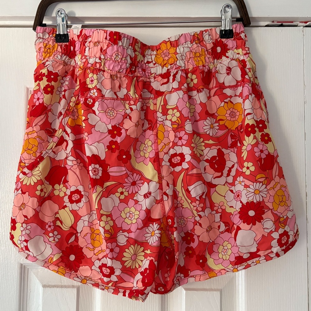 Avia Floral 2-1 Shorts - Red and Pink Size Large 12-14 EUC‎ - Picture 2 of 7